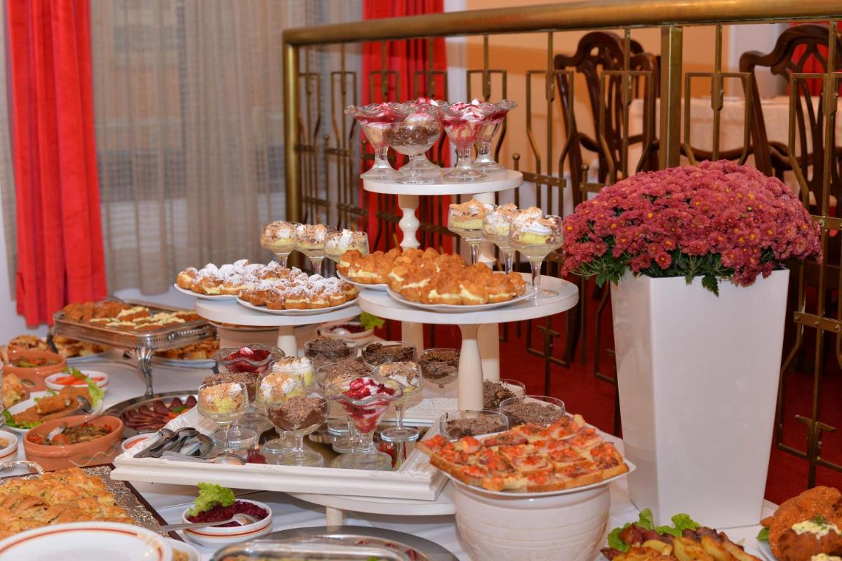 Hotel Grand - Housity