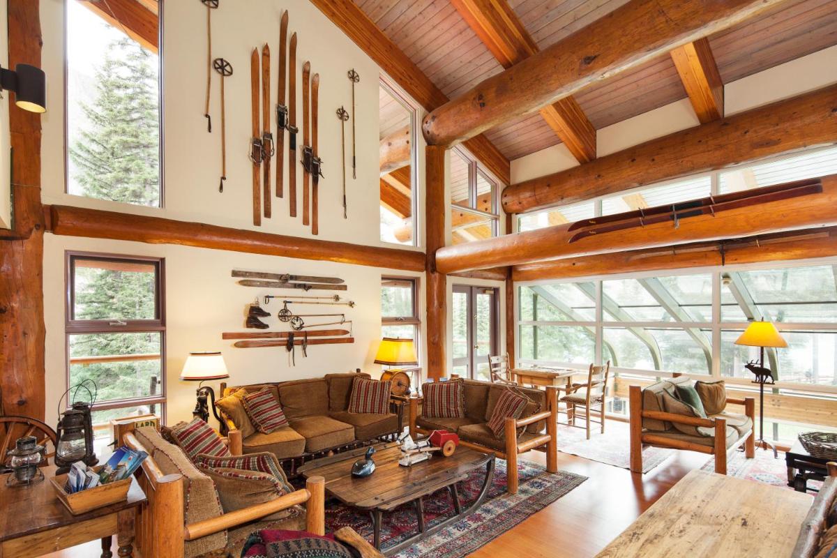 Moraine Lake Lodge - Housity