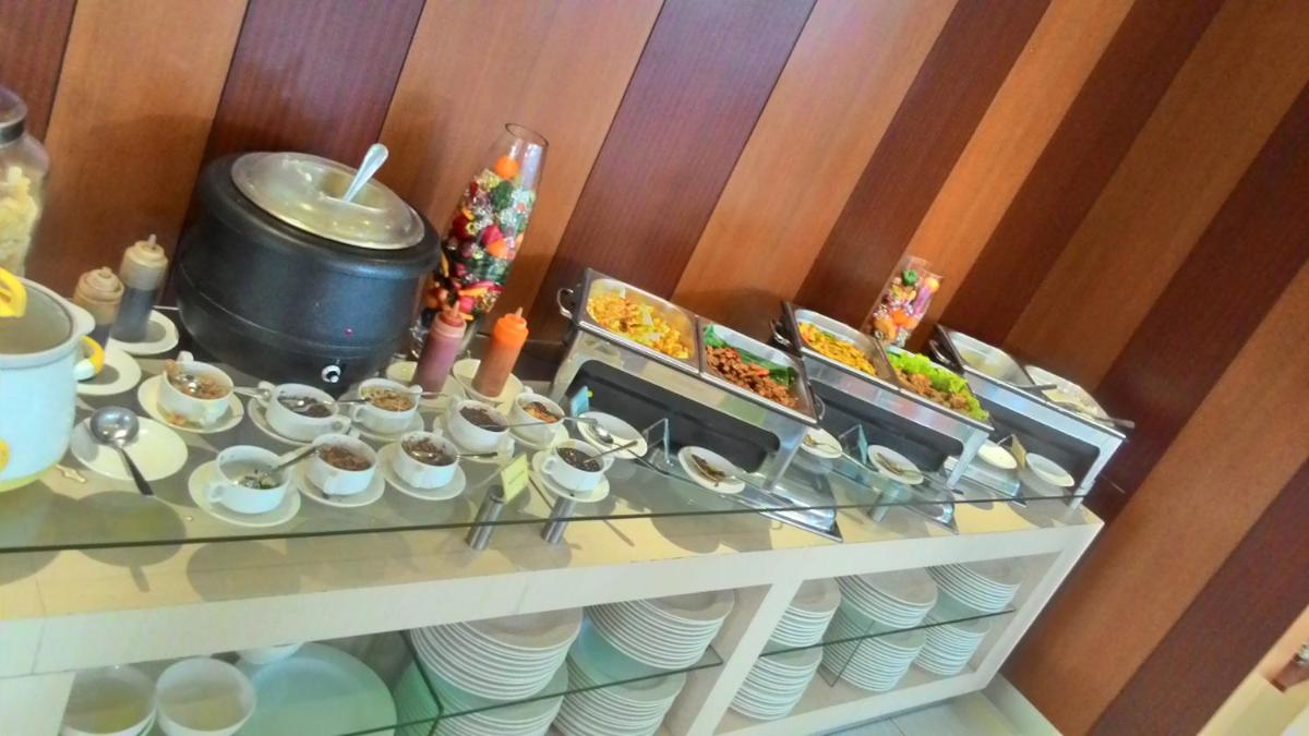 V Hotel Tebet - Housity