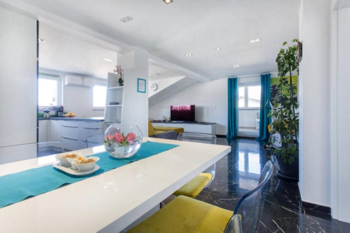 Patricia House - Housity