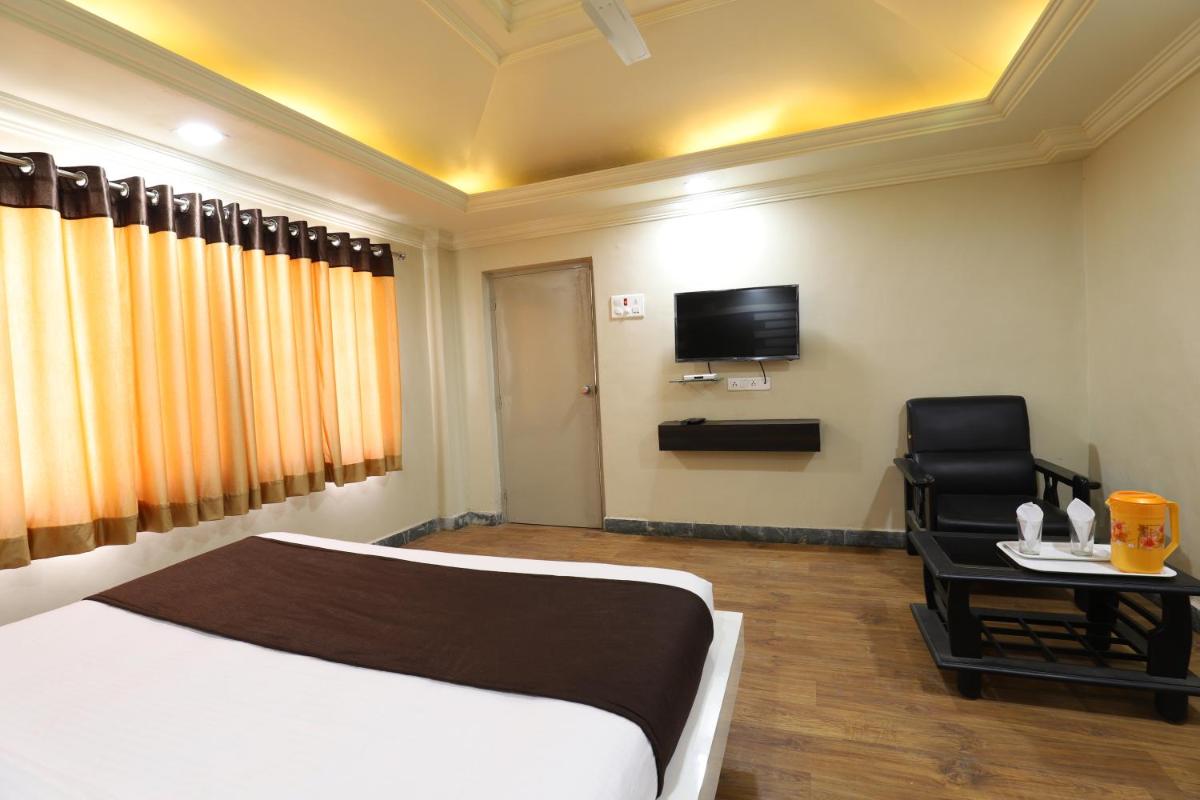 Hotel Loyal Residency - Housity