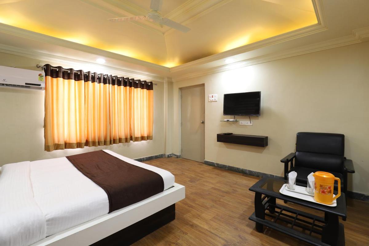 Hotel Loyal Residency - Housity