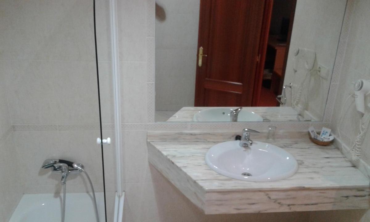 Un baño de Hotel San Millán