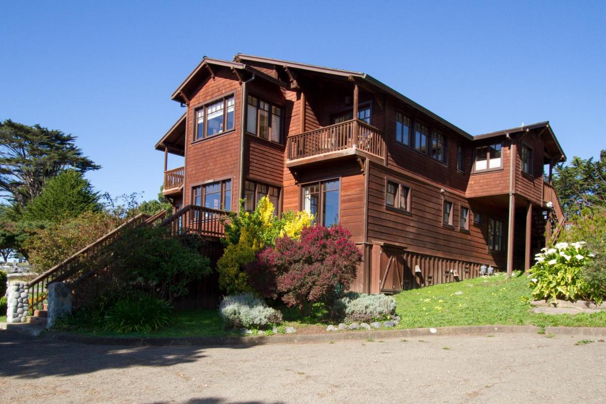 Mendocino View West - Housity