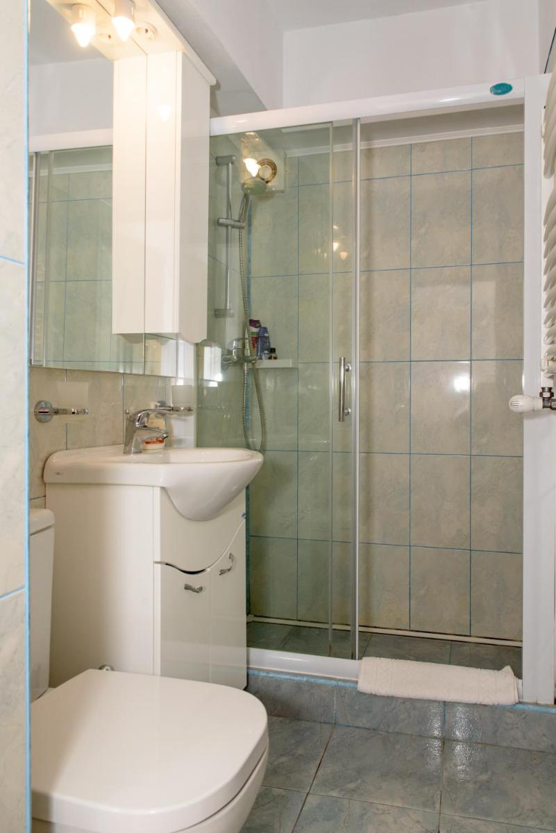 Bucharest Old Town 2 Bedrooms with Balcony by Orchid Garden - Housity