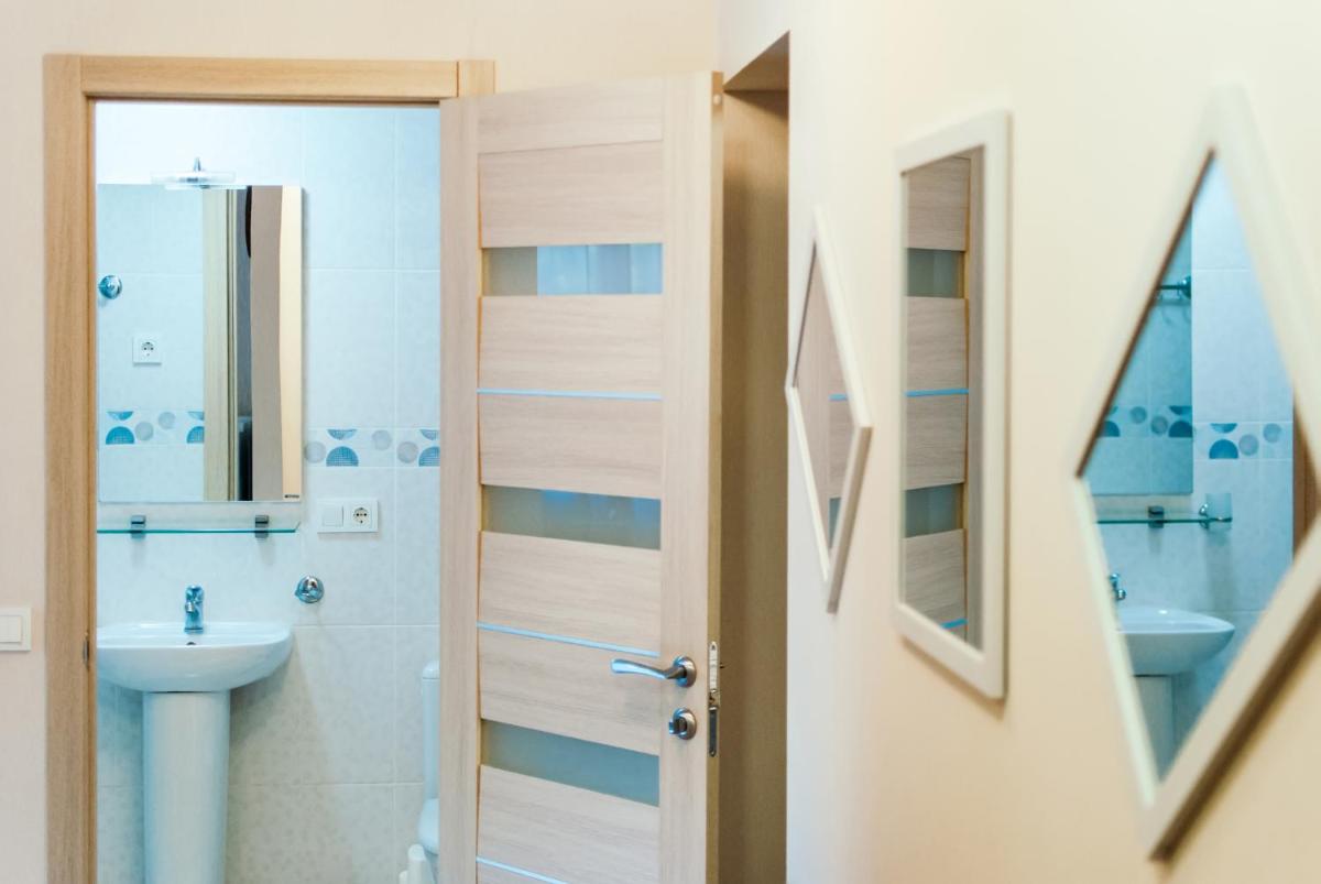 Suitetrails - Apartment on 23 Serpnya