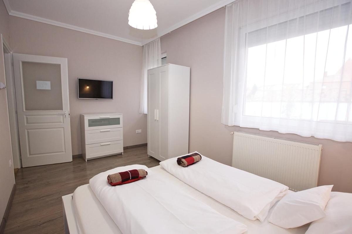 Zoli Apartmanok-Timi Kölcsey 34-36 - Housity