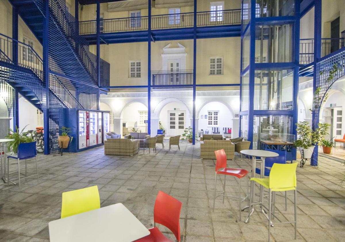 Albergue Inturjoven Huelva - Housity
