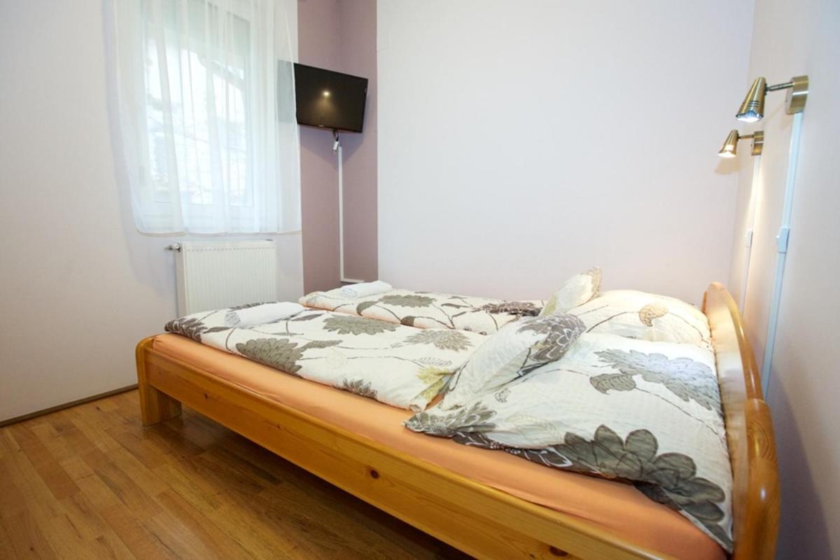 Zoli Apartmanok-Maya Kölcsey 34-36 - Housity