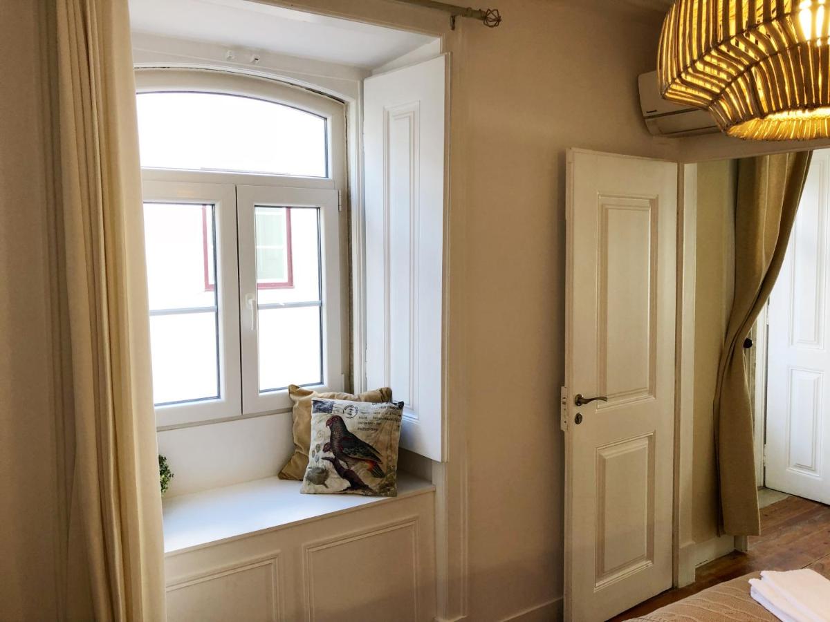 Remodeled Historic Apartment in Bairro Alto - Housity