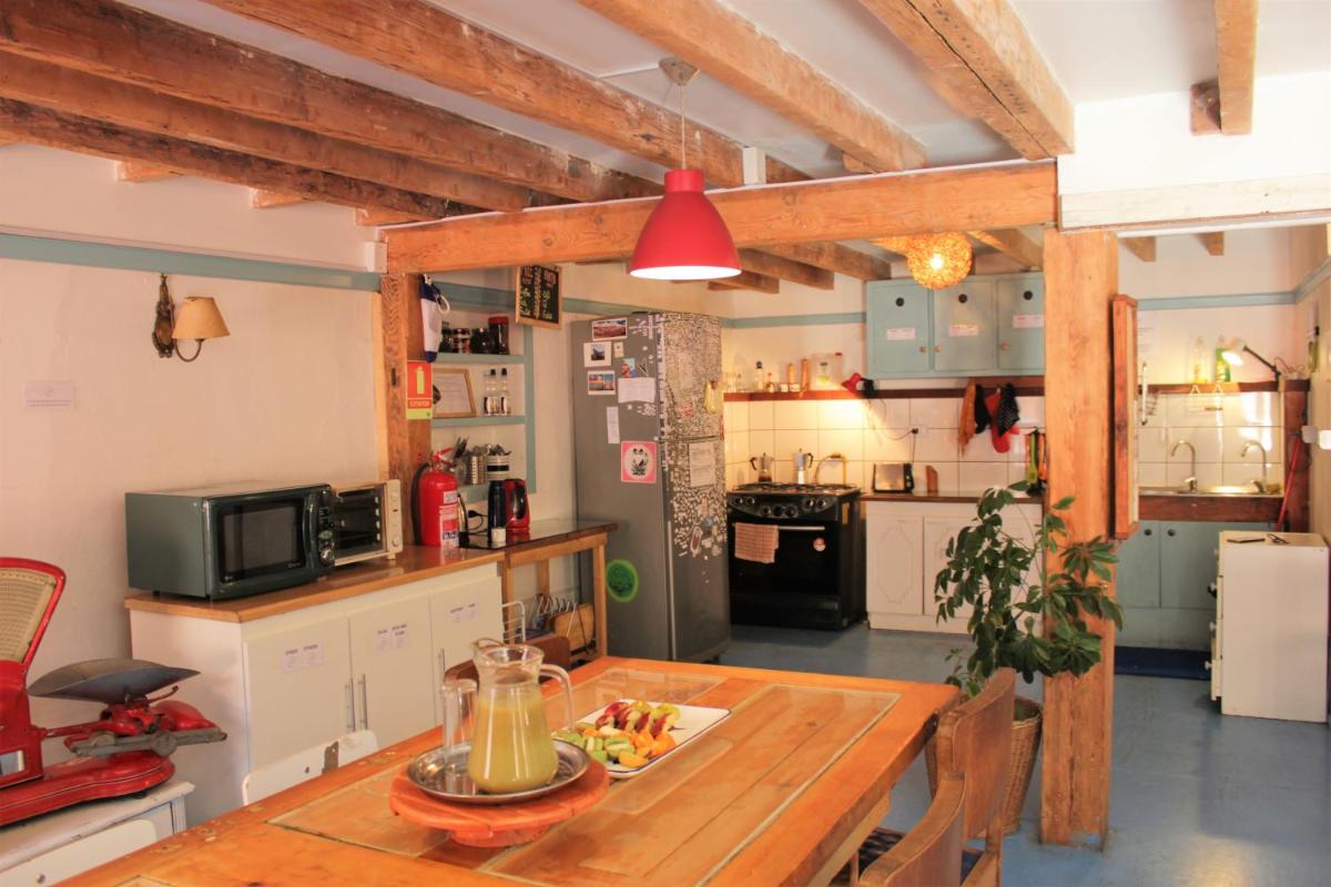 Casa Volante Hostal - Housity