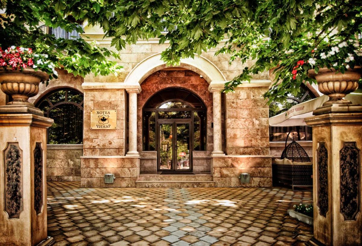 Hotel Chinar - Housity