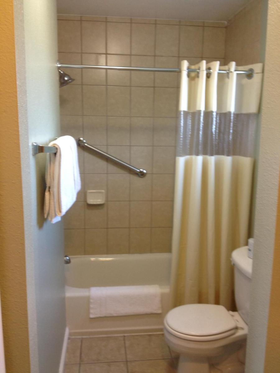 Blue Seal Inn - Housity