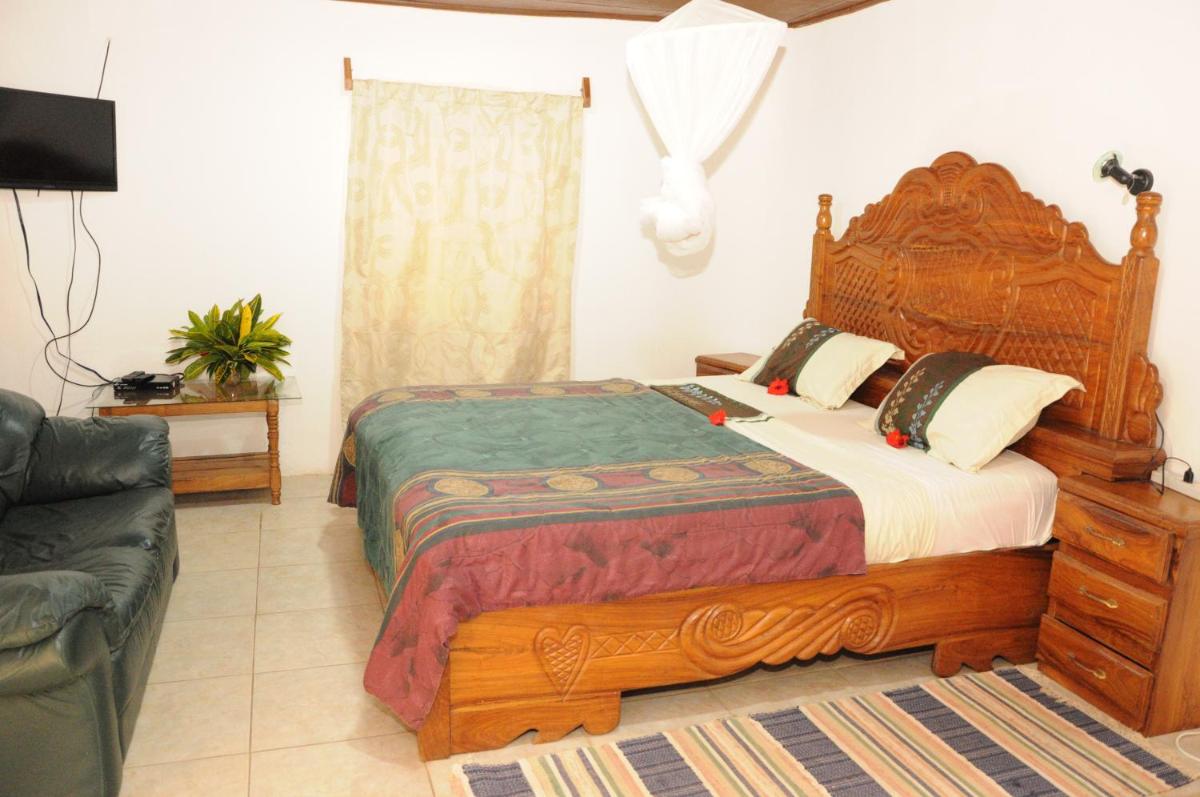 Leybato Beach Hotel - Housity