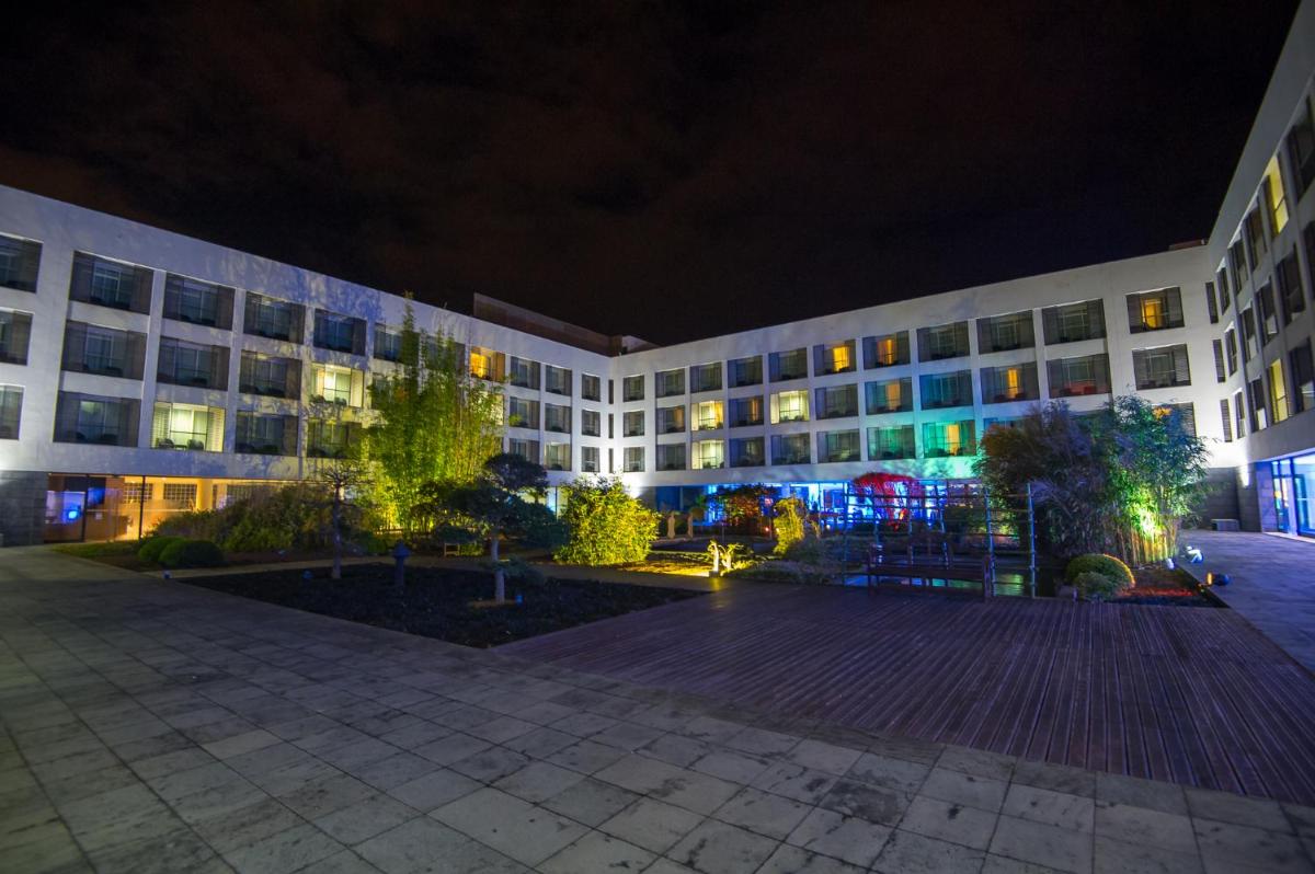 O edifício onde o hotel está situado