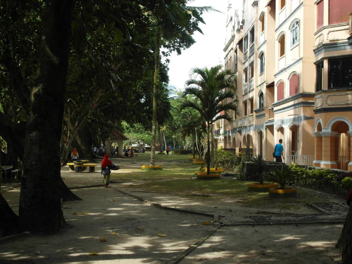Carita Beachside Condo - Housity