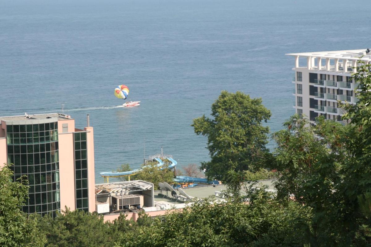 Park Hotel Briz - All Inclusive & Free Parking - Housity