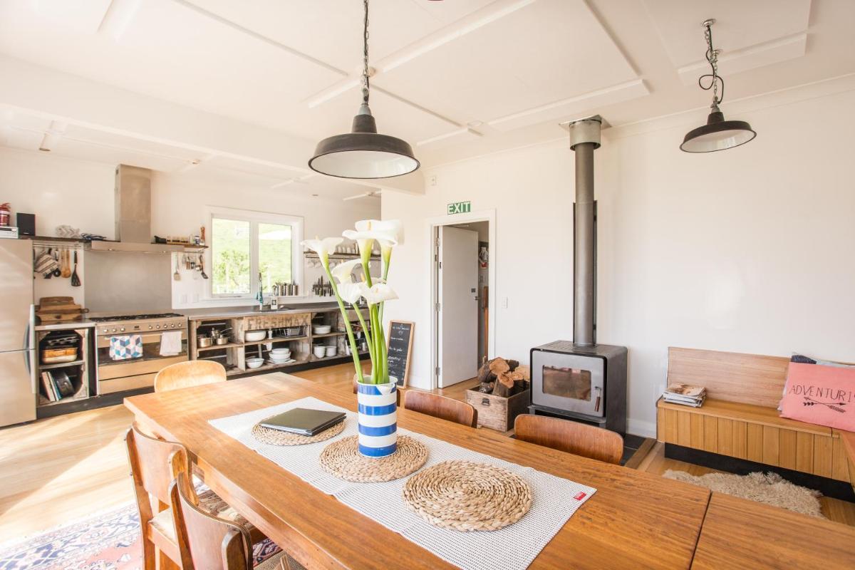 The Pear Orchard Lodge - Housity