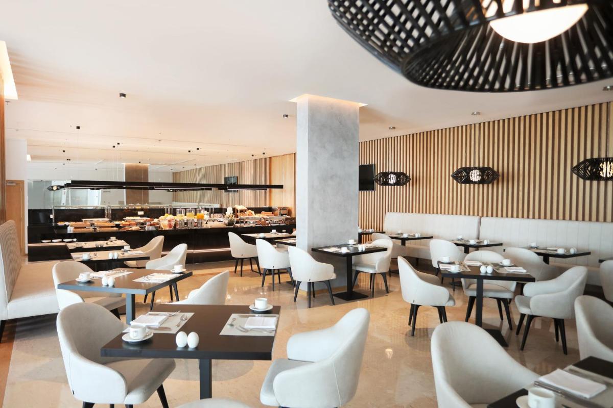Um restaurante ou outro lugar para comer em Iberostar Selection Lisboa