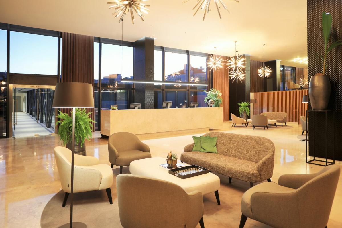 Uma área de estar em Iberostar Selection Lisboa