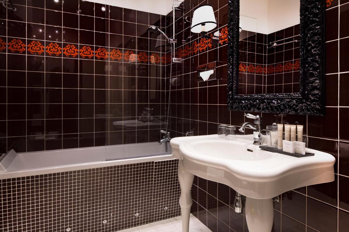Salle de bains dans l'établissement Hotel & Spa de Latour Maubourg