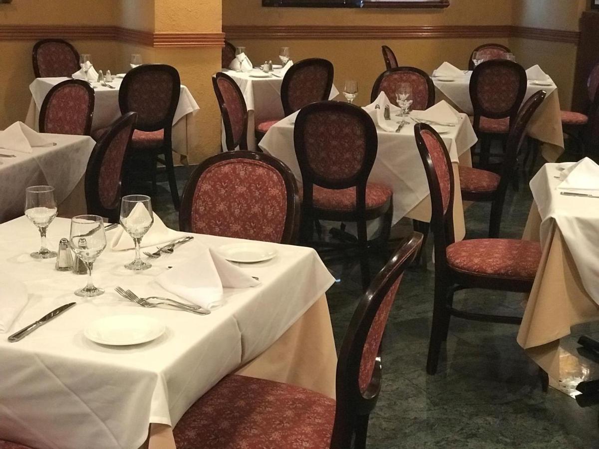 Meadowlands Plaza Hotel - Housity