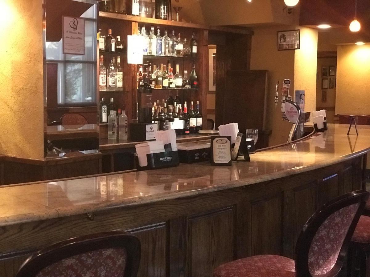 Meadowlands Plaza Hotel - Housity