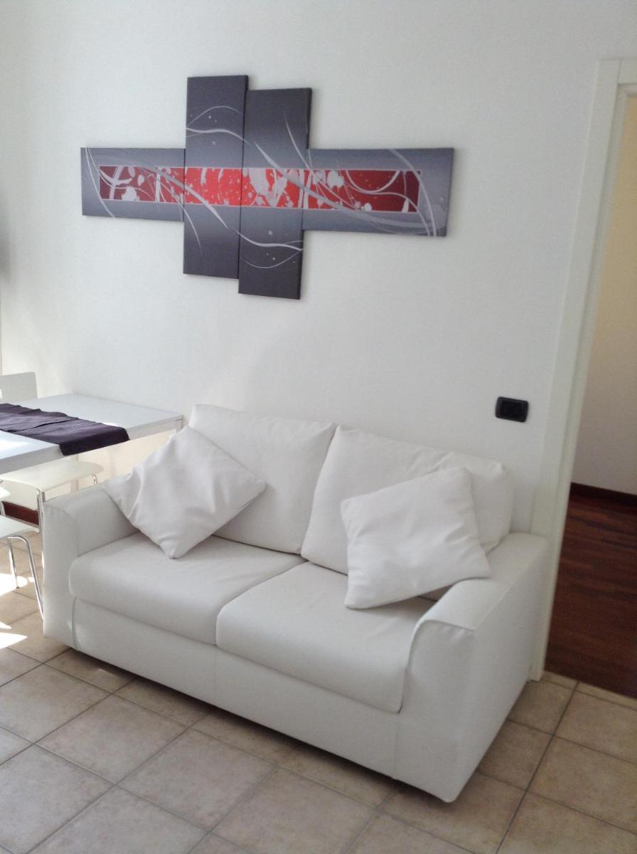 Larius Apartment Parking - Hizvo