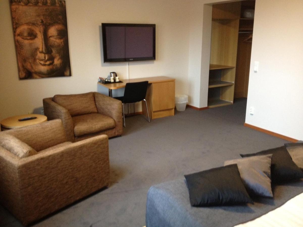 Kumla Hotel - Housity