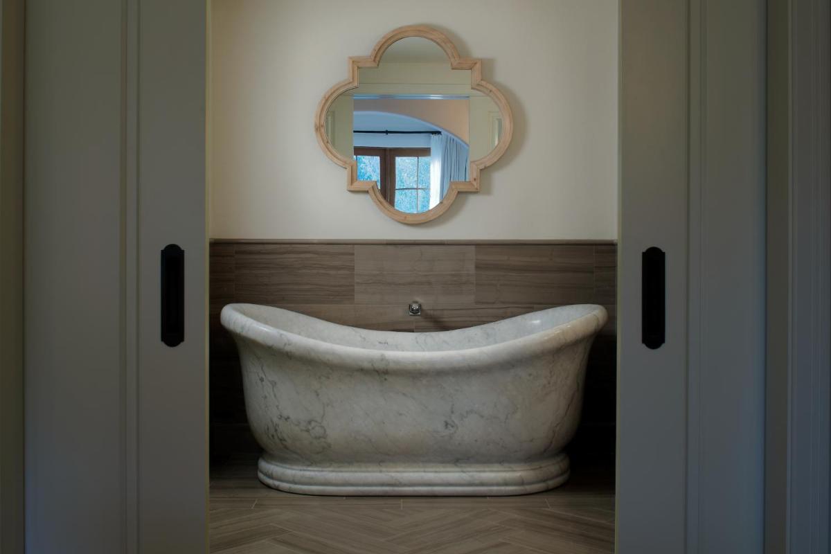 PostHotel Leavenworth - Adults Exclusive - Housity