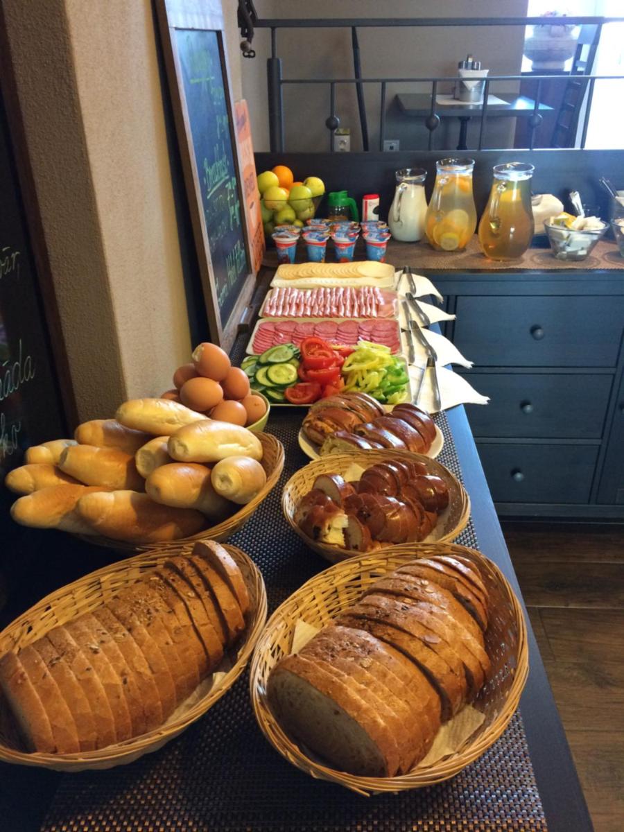 Garni HOTEL Fellini - Housity