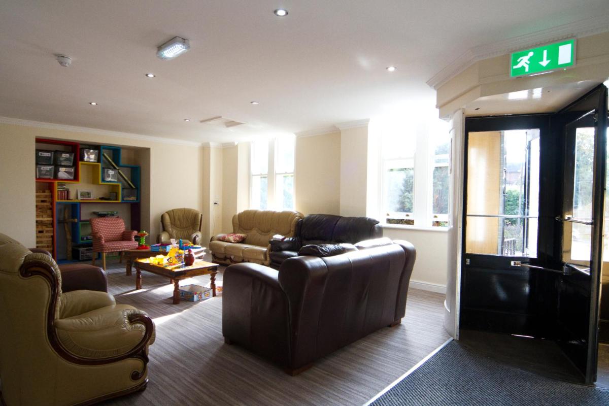 Alton Castle Centre - Housity