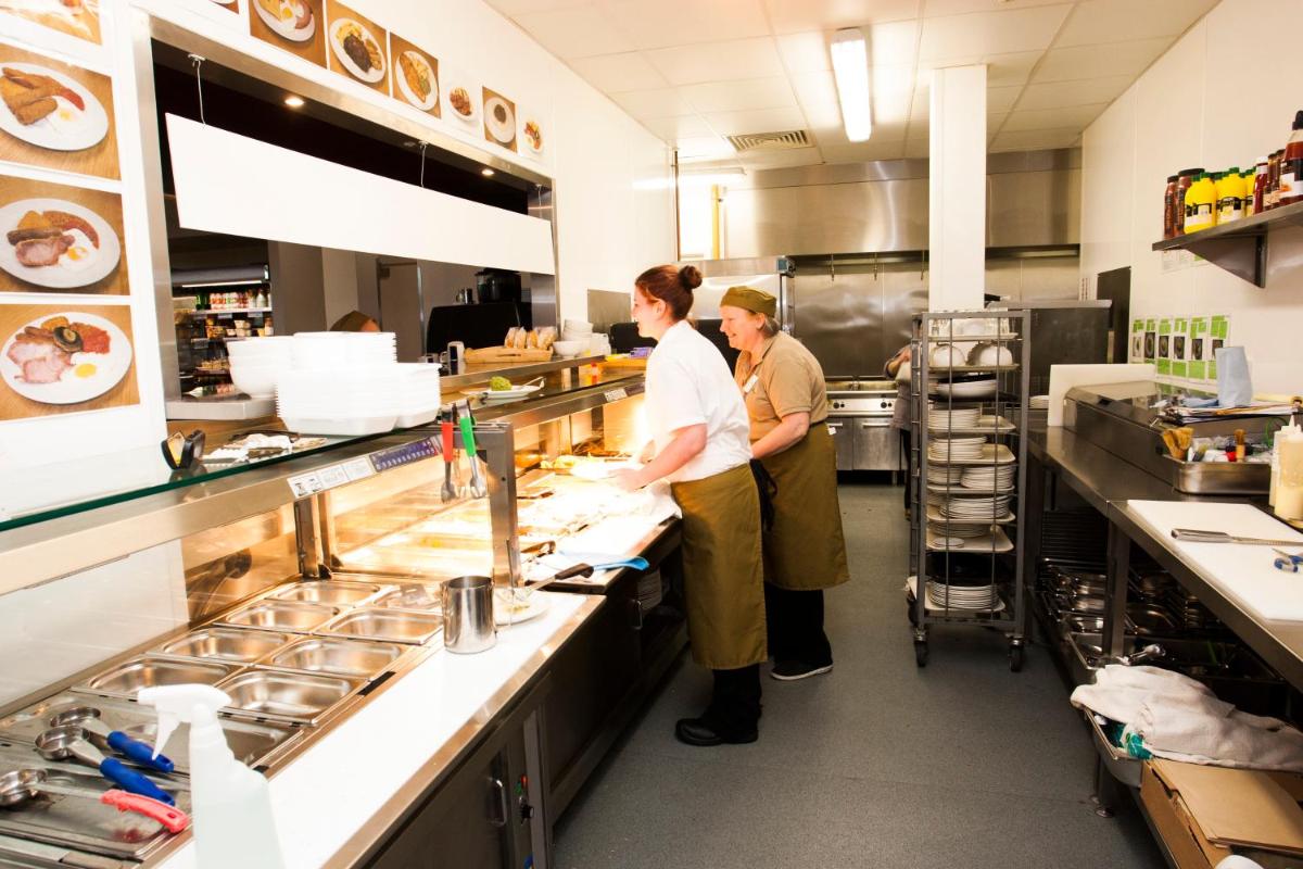 Days Inn Cannock - Norton Canes - Housity