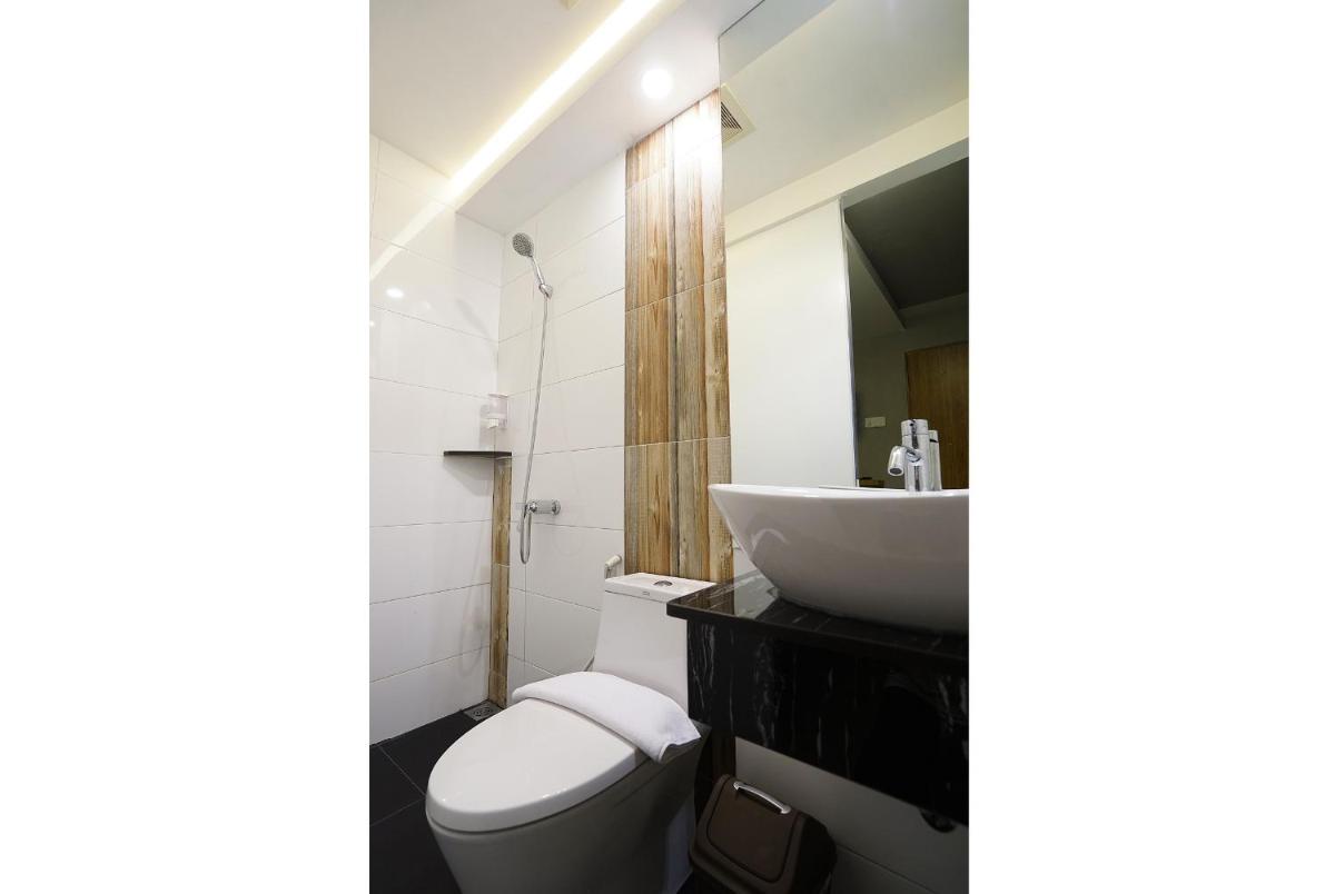 The Lively Hotel Kualanamu - Housity