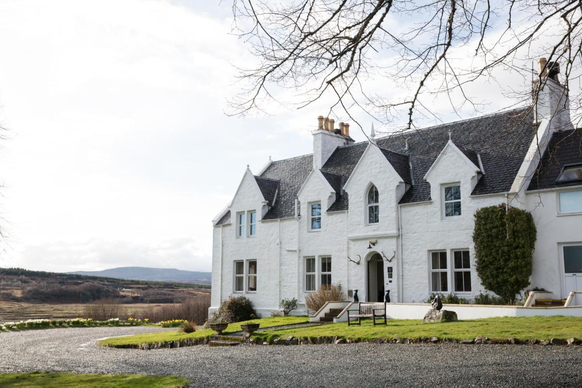 Kinloch Lodge Hotel and Restaurant - Housity