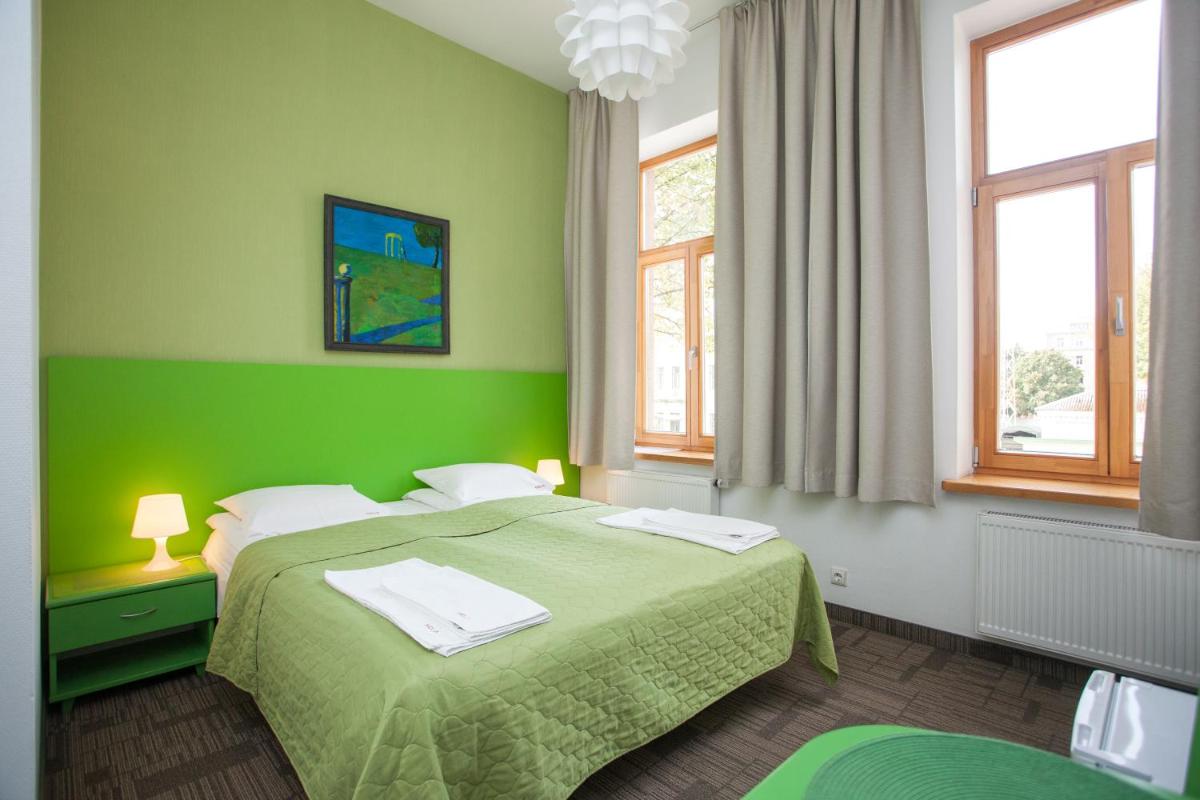 Moja Accommodation - Housity