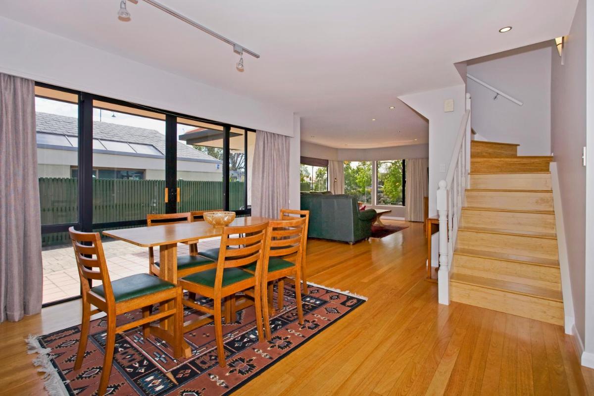 Riverside Villa - In the City by the River! - Housity