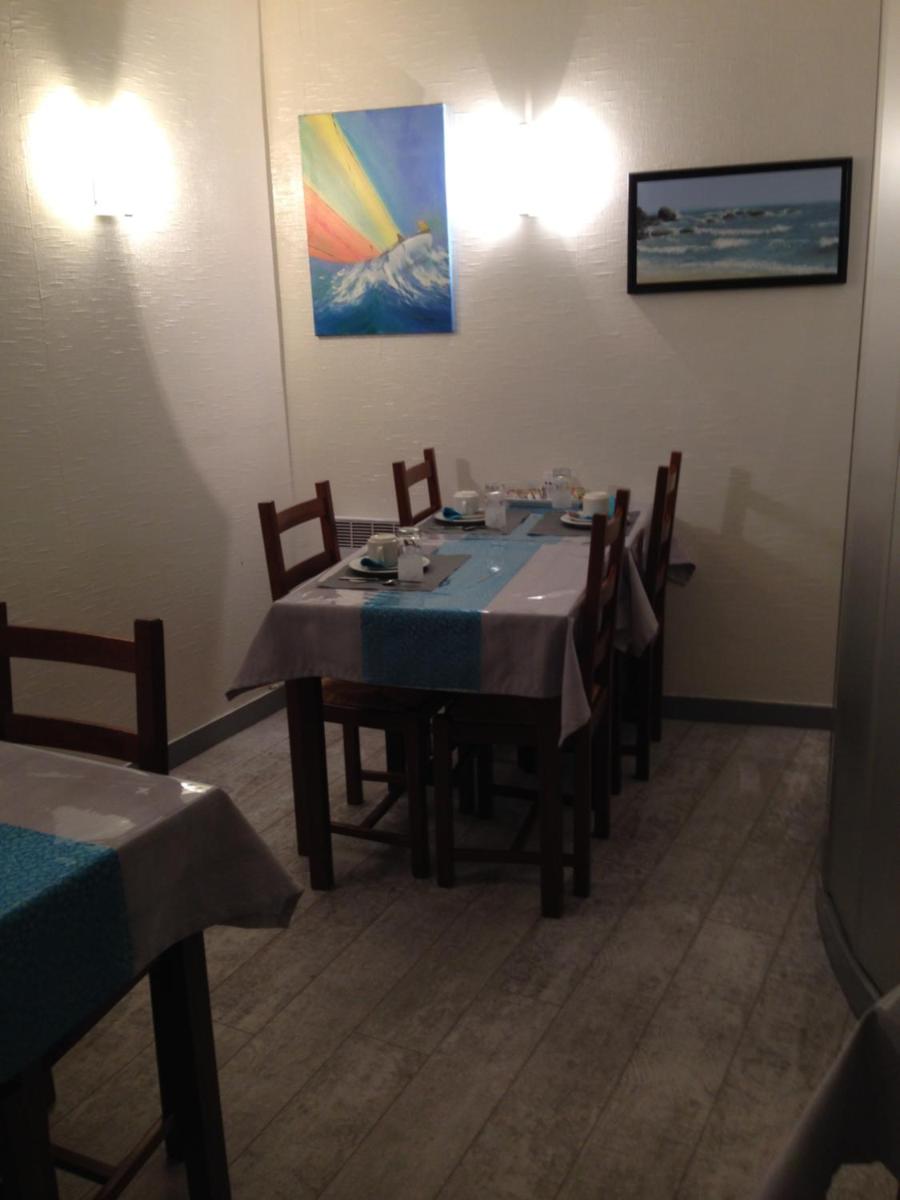 Hotel Du Port - Housity