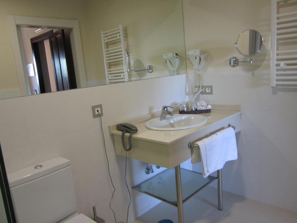 Un baño de Balneario Cervantes
