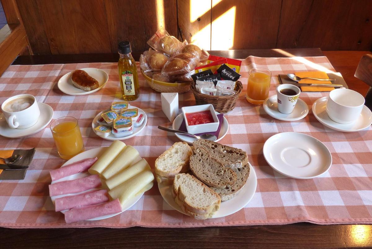 Comida en o cerca de este hotel