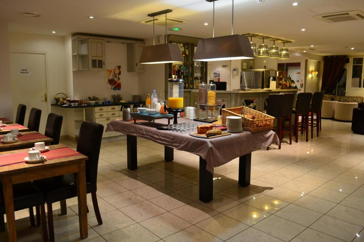 Nourriture dans l'hôtel ou à proximité
