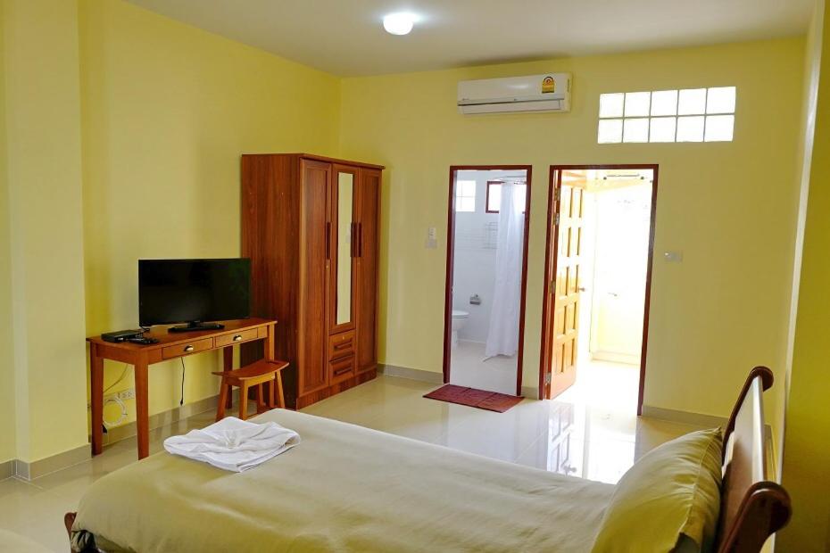 Wattana House - Housity