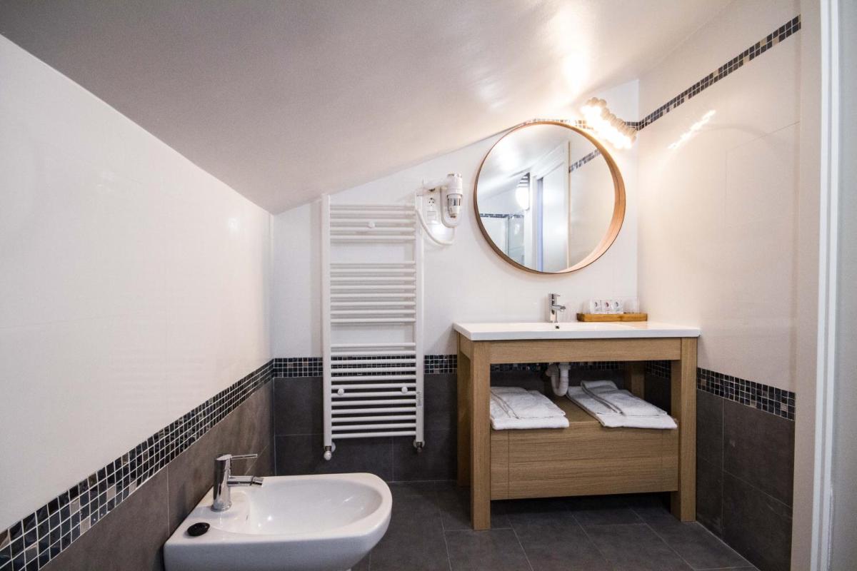 Hotel Ria de Bilbao - Housity