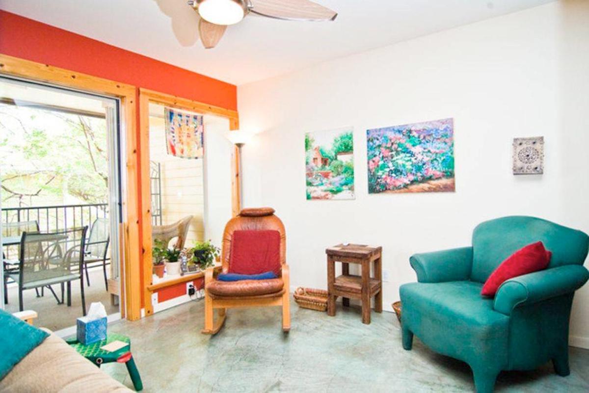 Barton Hills Condo - Housity
