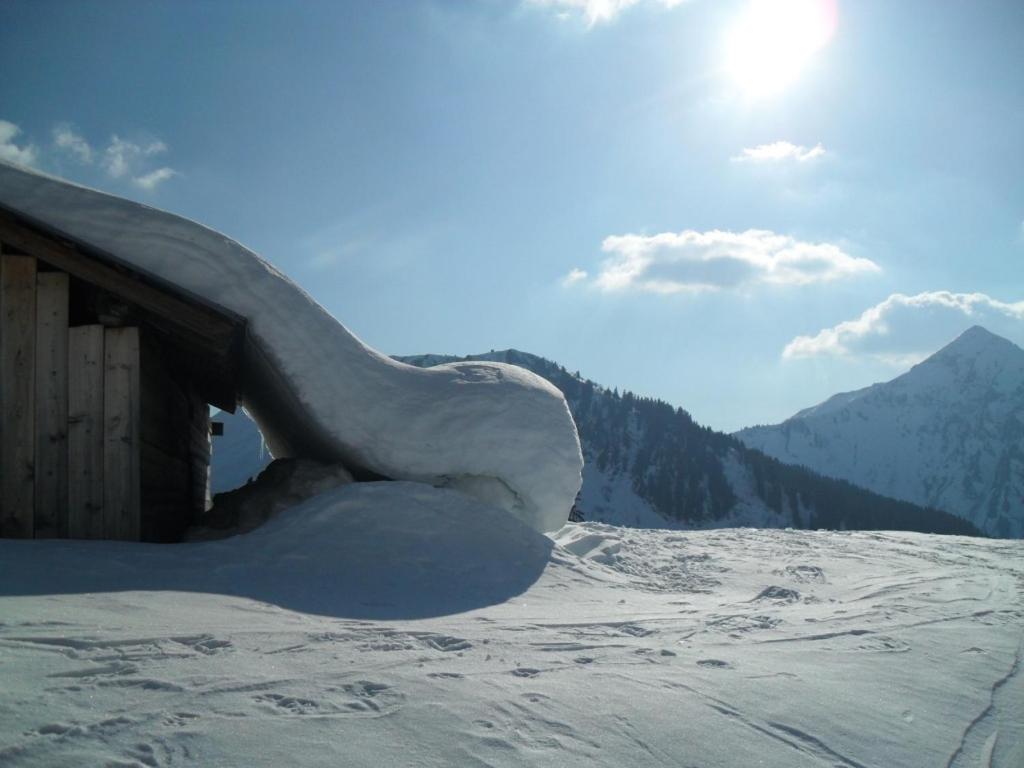 Vue générale sur la montagne ou vue sur la montagne depuis l'hôtel
