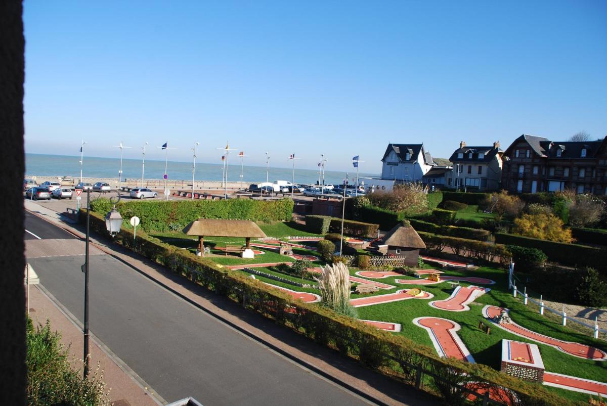Hotel Des Bains - Housity
