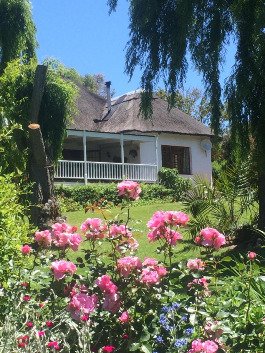 Acara Guesthouse & Cottages - Housity