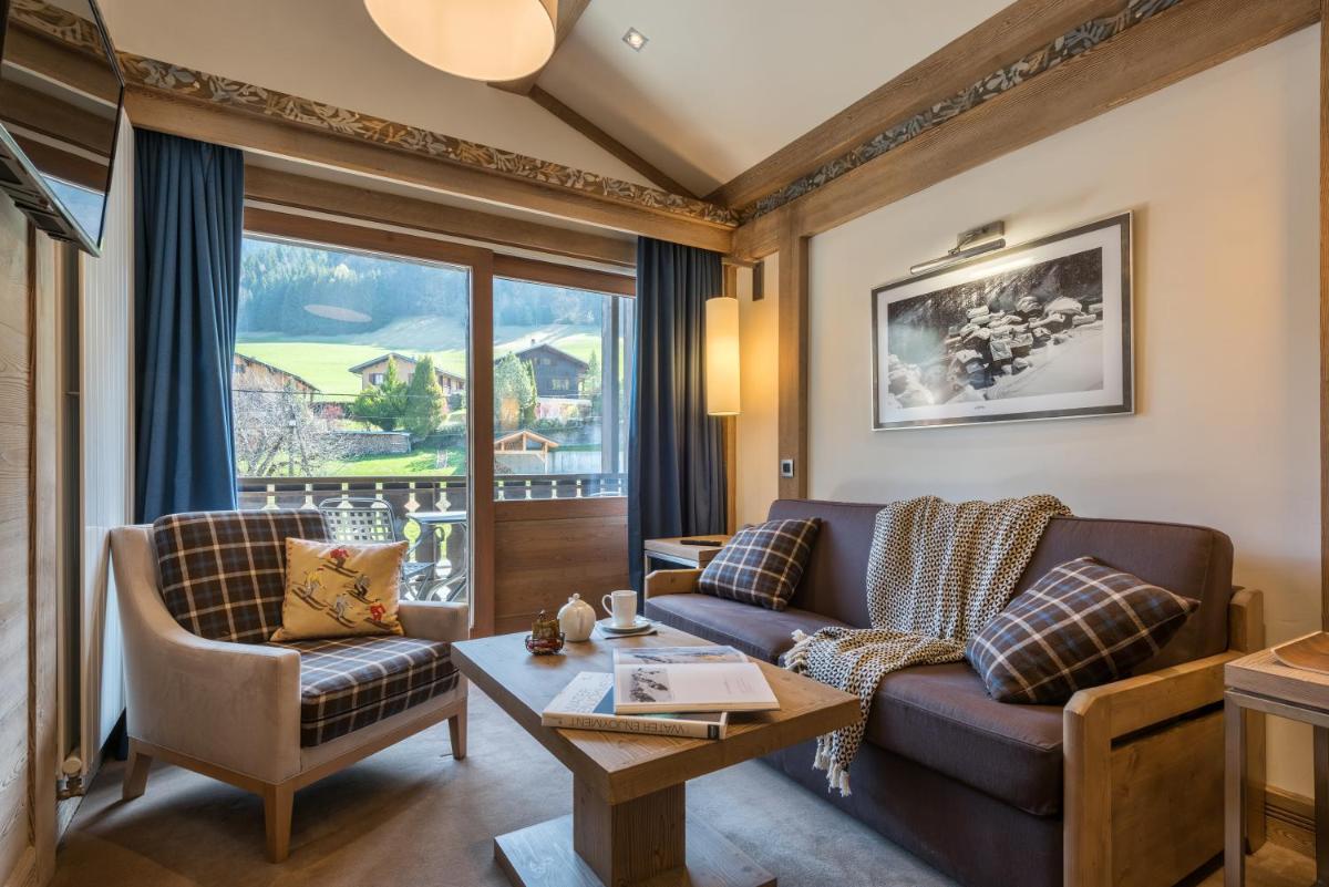 Coin salon dans l'établissement Hotel le Petit Dru