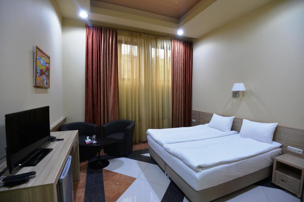 Suitetrails - Yerevan Deluxe Hotel