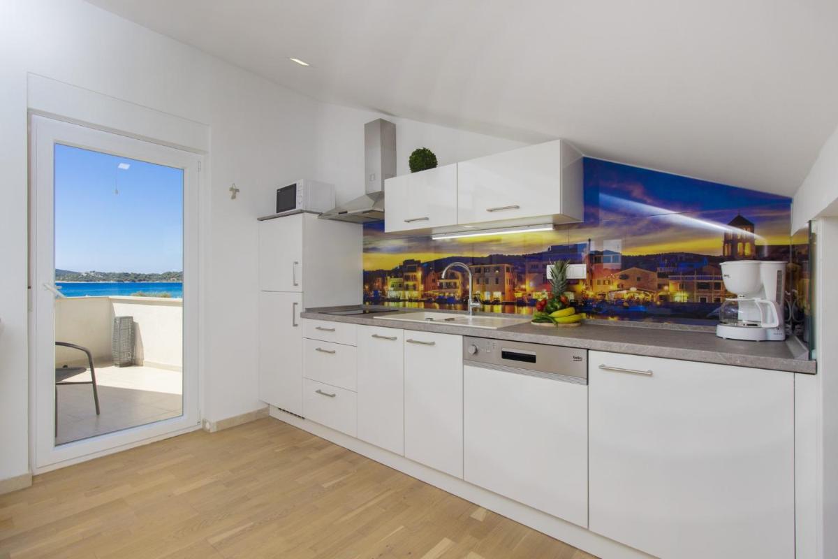 Apartments Luka - Housity
